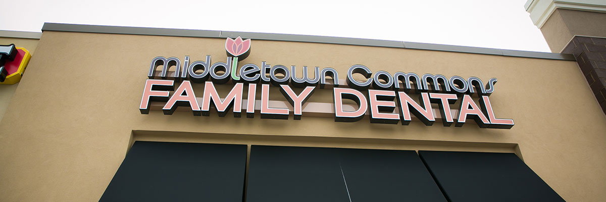 Dental Signage - Middletown Commons Family Dental